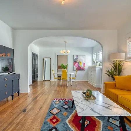 Stay Portland Collection - Golden Age Of Hollywood Apartment - 92 Walkscore